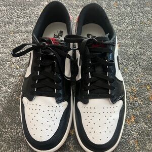 - Nike - Men's Air Jordan 1 Retro Low - Black Toe - 10.5